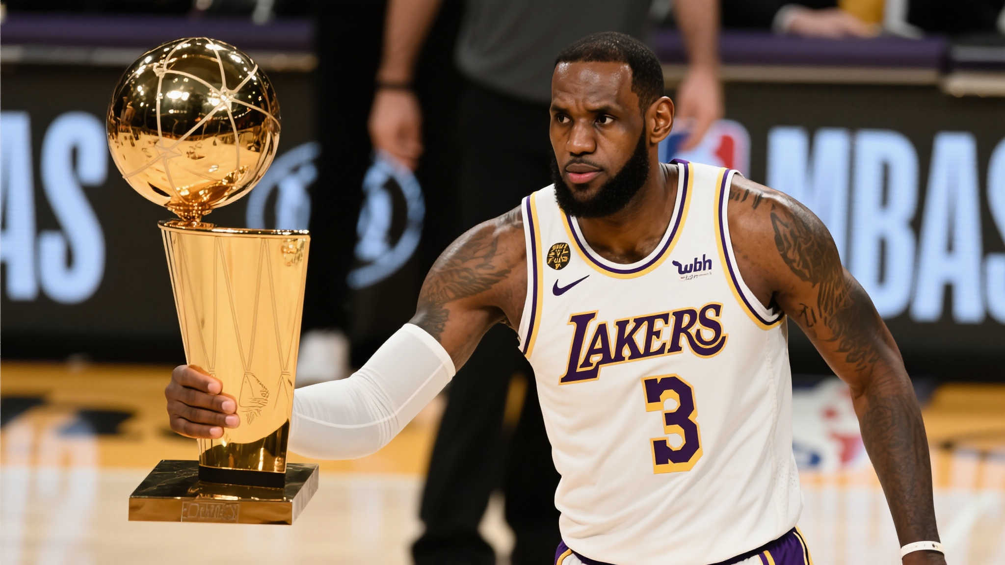 Windhorst：詹姆斯明确表态愿留湖人，离队可能性极低